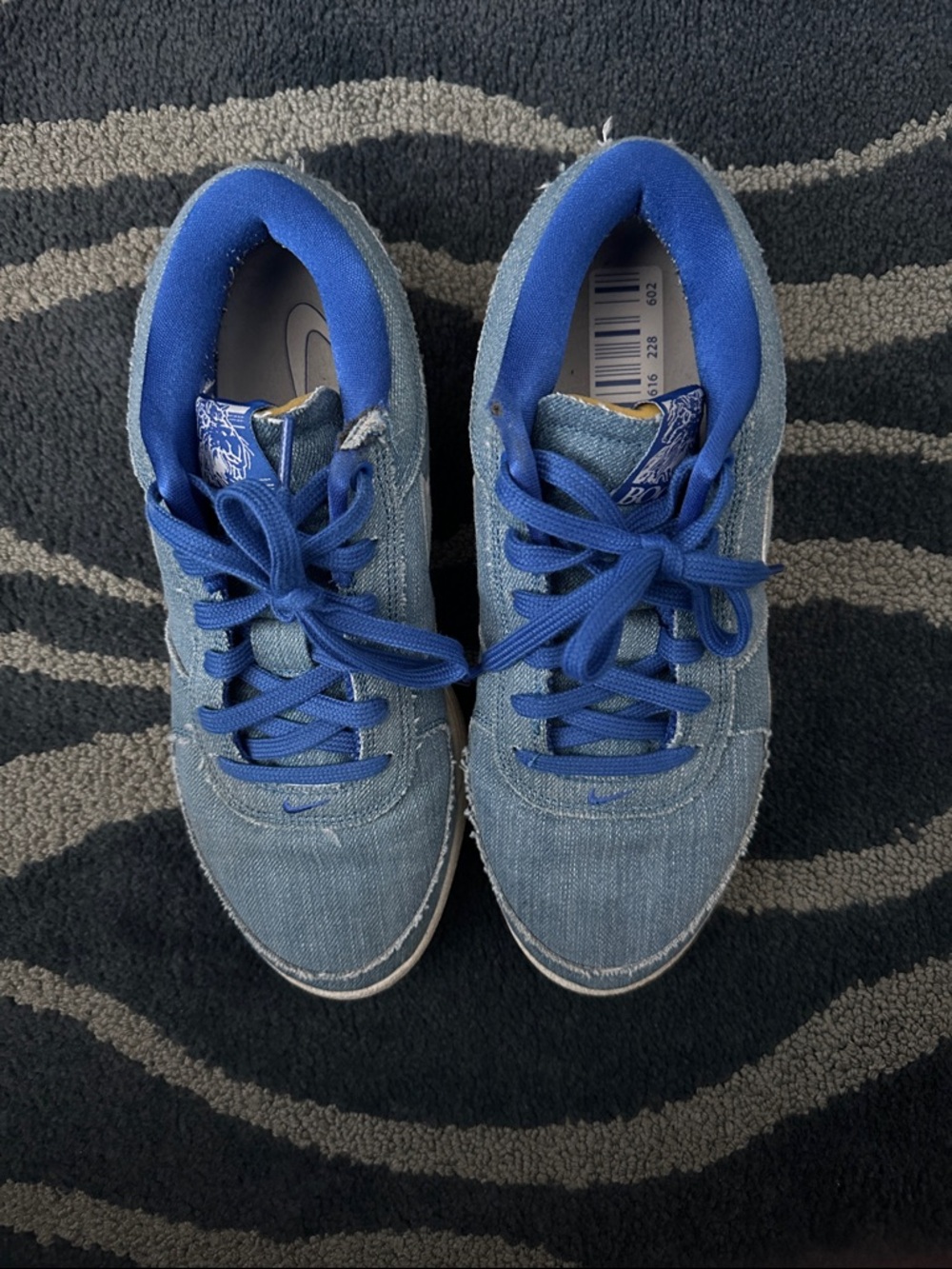 PRE OWNEd MENS 9 D BOOK 1 BLUE BLOOD